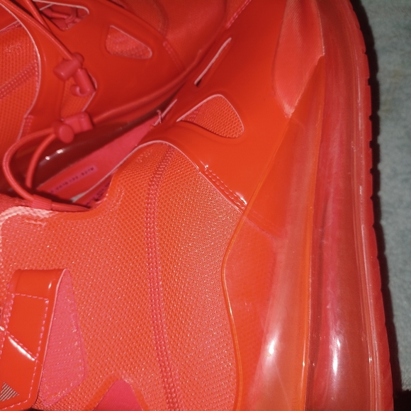 New Jordan Air Latitude 720 - Picture 3 of 6